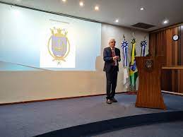 Defesa Cognitiva: A primeira linha de defesa contra fake news e manipulação